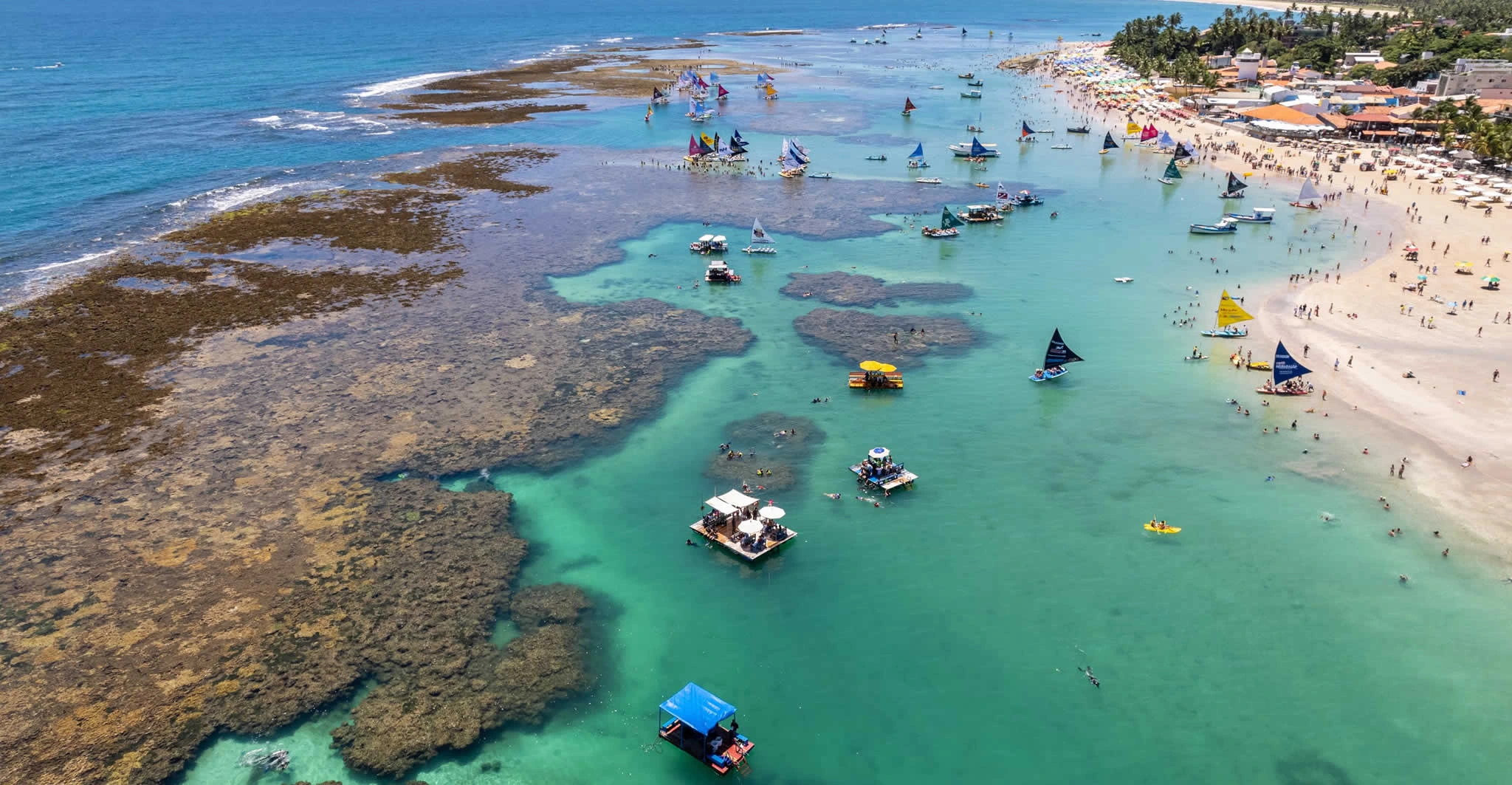 Imagem das piscinas naturais de Porto de Galinhas